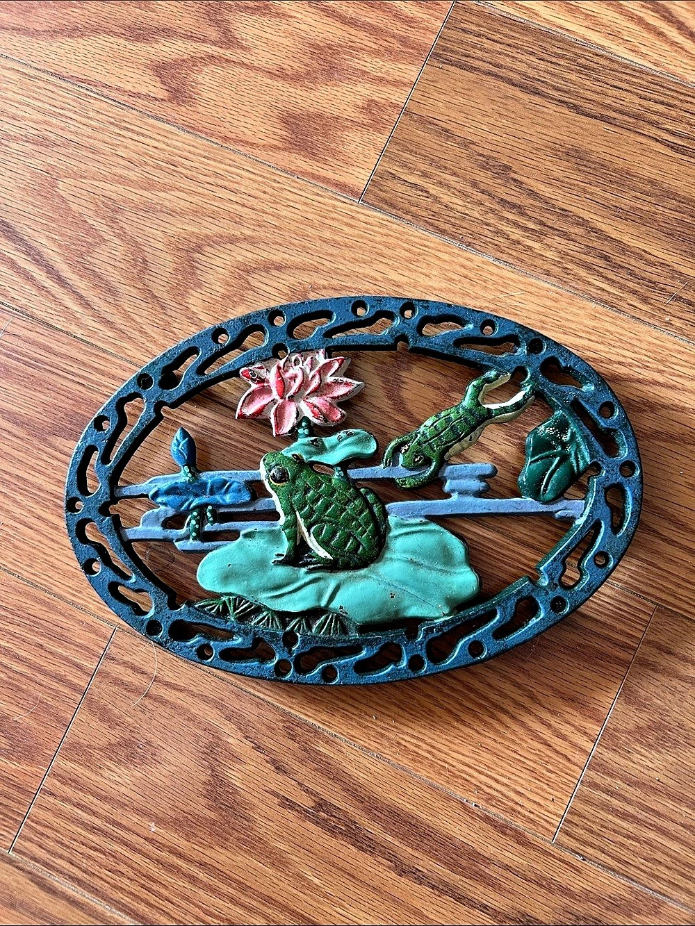 Frog Pond Oval Trivet
